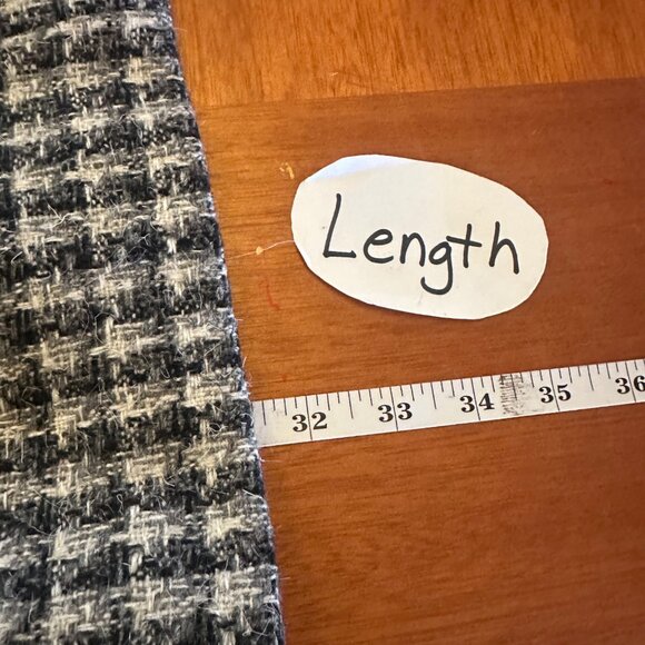 Elegant Houndstooth Pencil Skirt - Picture 4 of 7